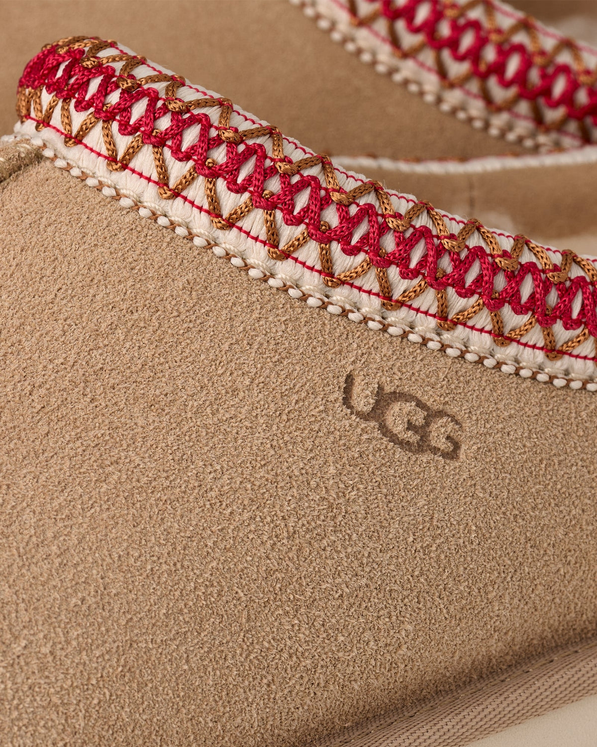 UGG Tasman II - Sand/Dark Cherry